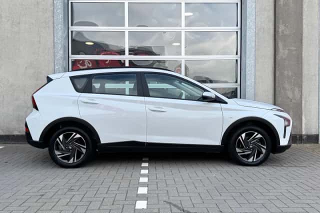 Hyundai Bayon (2024) thumbnail 6