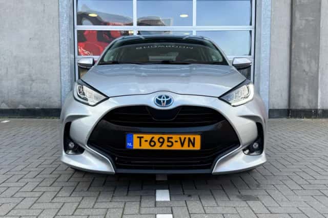 Toyota Yaris (2022) thumbnail 4