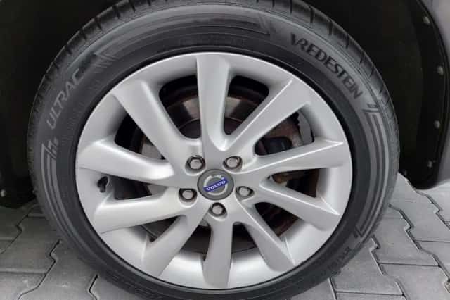 Volvo V60 (2014) thumbnail 4