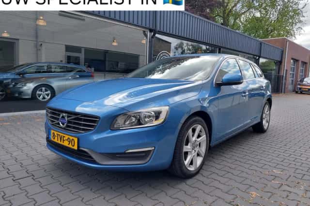 Volvo V60 (2014) thumbnail 1