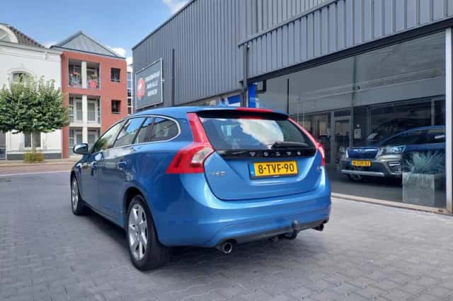 Volvo V60 (2014) thumbnail 4