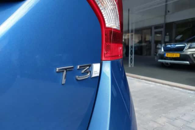 Volvo V60 (2014) thumbnail 5