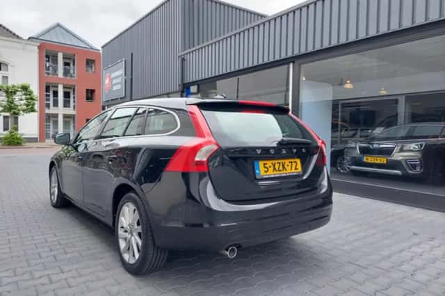 Volvo V60 (2014) thumbnail 5