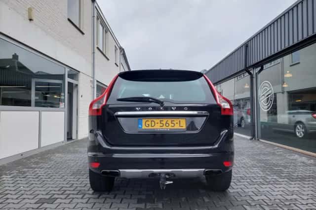 Volvo XC60 (2015) thumbnail 6