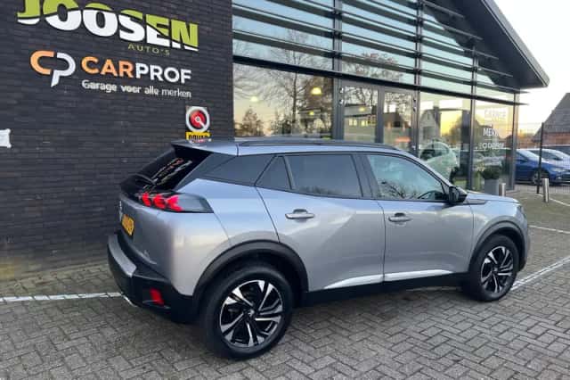Peugeot 2008 (2023) thumbnail 3