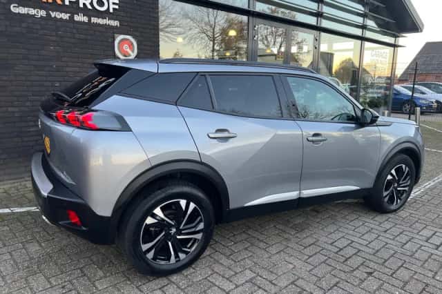 Peugeot 2008 (2023) thumbnail 4
