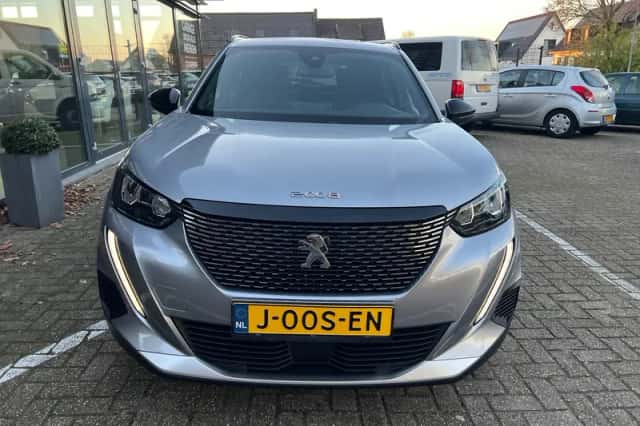 Peugeot 2008 (2023) thumbnail 5