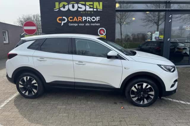 Opel Grandland (2021) thumbnail 2