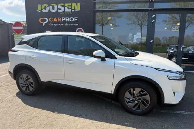 Nissan Qashqai (2023) thumbnail 2