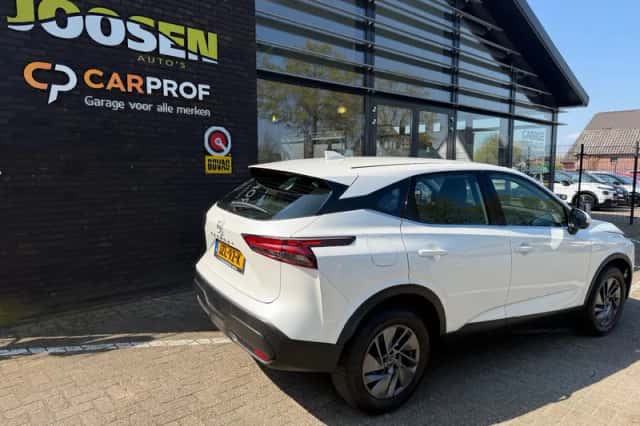 Nissan Qashqai (2023) thumbnail 3