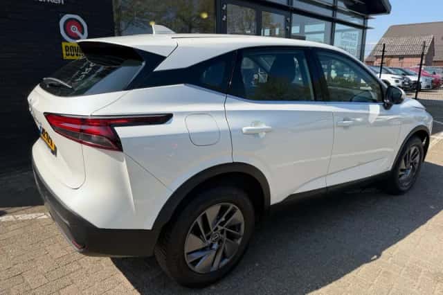 Nissan Qashqai (2023) thumbnail 4