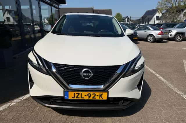 Nissan Qashqai (2023) thumbnail 5
