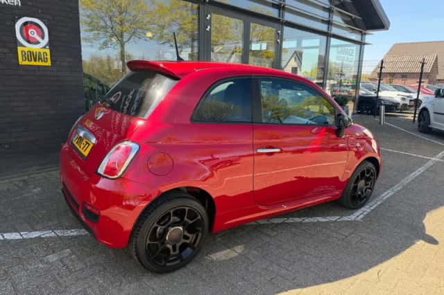 Fiat 500 (2015) thumbnail 4