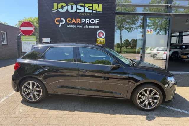 Audi A1 (2019) thumbnail 3