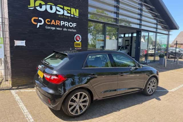 Audi A1 (2019) thumbnail 4