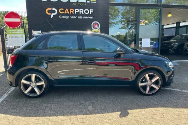 Audi A1 (2015) thumbnail 2