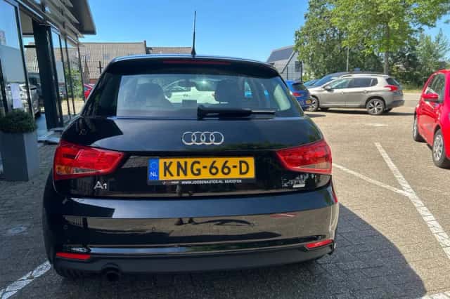 Audi A1 (2015) thumbnail 4
