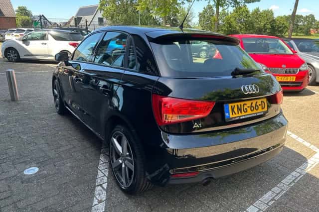 Audi A1 (2015) thumbnail 5