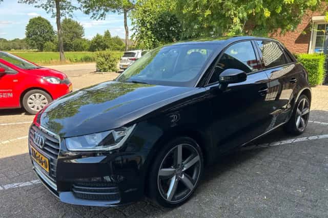 Audi A1 (2015) thumbnail 6