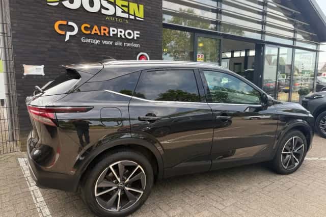 Nissan Qashqai (2023) thumbnail 3