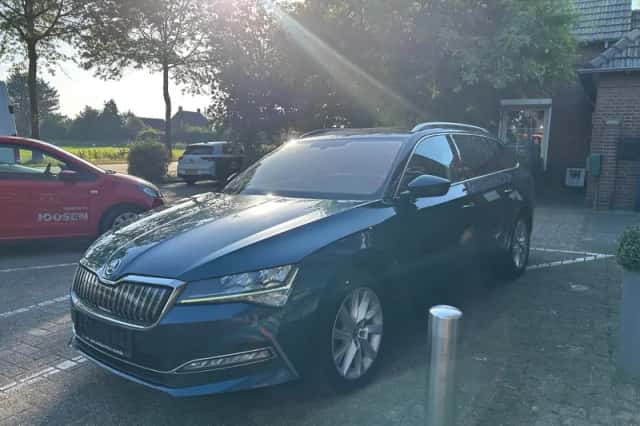 Škoda Superb (2021) thumbnail 6
