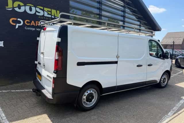 Opel Vivaro (2019) thumbnail 3