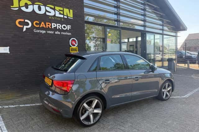 Audi A1 (2017) thumbnail 3