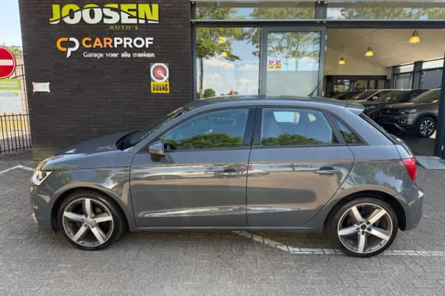 Audi A1 (2017) thumbnail 6
