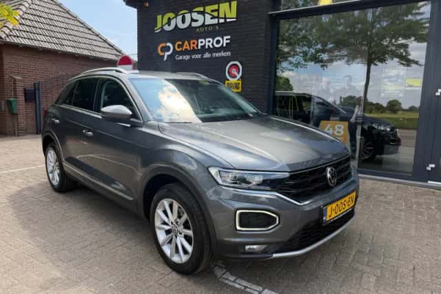 Volkswagen T-Roc (2021) thumbnail 1