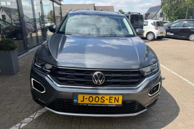 Volkswagen T-Roc (2021) thumbnail 5