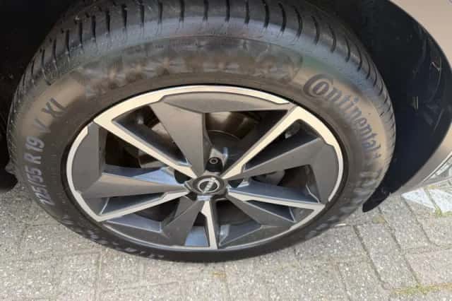 Nissan Qashqai (2023) thumbnail 3