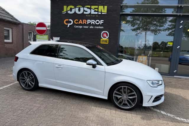 Audi A3 (2014) thumbnail 2