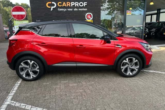 Renault Captur (2022) thumbnail 2