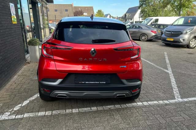 Renault Captur (2022) thumbnail 4