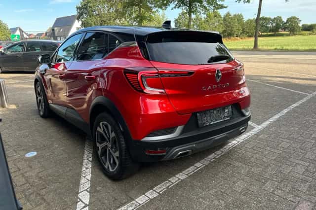 Renault Captur (2022) thumbnail 5