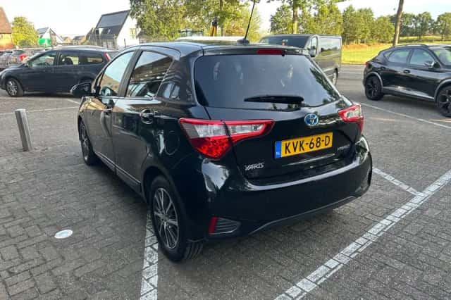 Toyota Yaris (2019) thumbnail 5