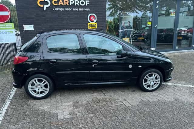Peugeot 206 (2008) thumbnail 2
