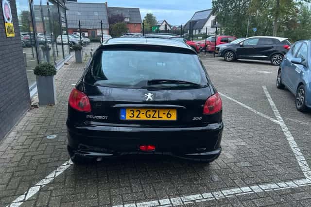 Peugeot 206 (2008) thumbnail 4