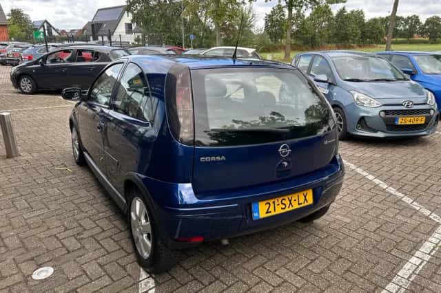 Opel Corsa (2006) thumbnail 5