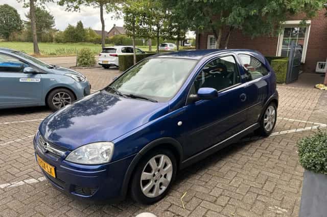 Opel Corsa (2006) thumbnail 6
