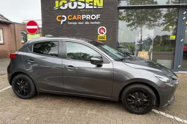 Mazda 2 (2020) thumbnail 2