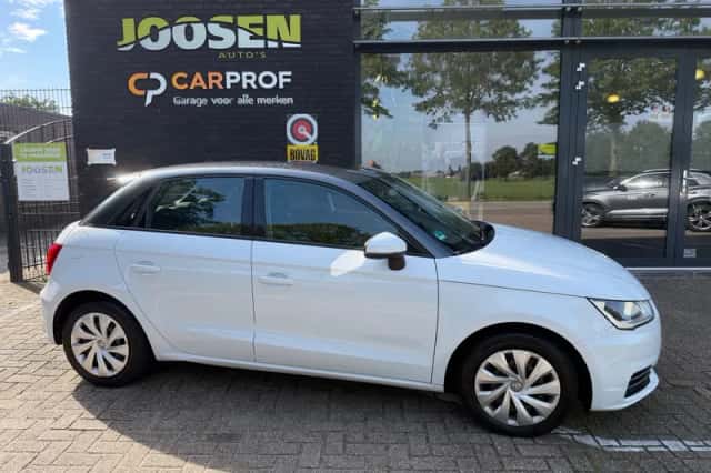 Audi A1 (2016) thumbnail 2