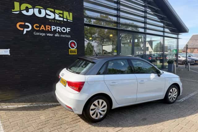 Audi A1 (2016) thumbnail 3