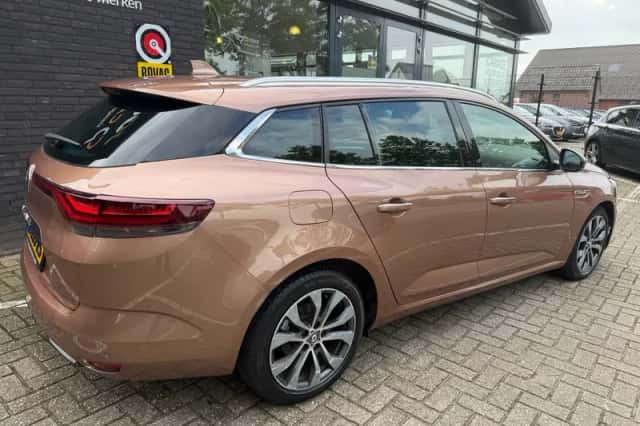Renault Mégane (2021) thumbnail 4