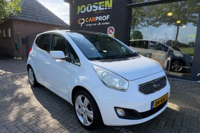 Kia Venga (2011) thumbnail 1