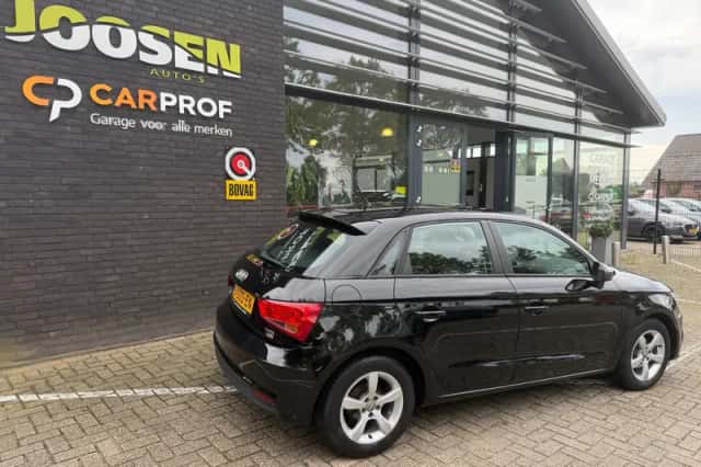 Audi A1 (2015) thumbnail 3
