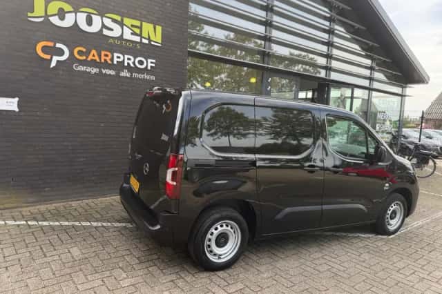 Opel Combo (2024) thumbnail 3
