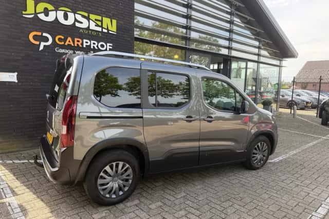 Peugeot Rifter (2019) thumbnail 3