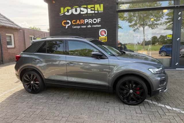Volkswagen T-Roc (2020) thumbnail 2