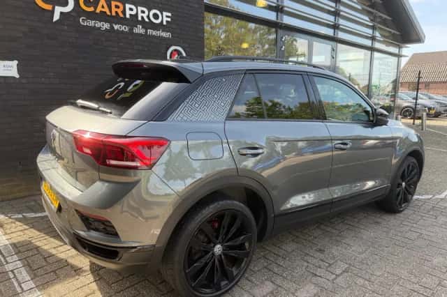 Volkswagen T-Roc (2020) thumbnail 3